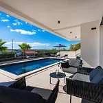 S Villa *