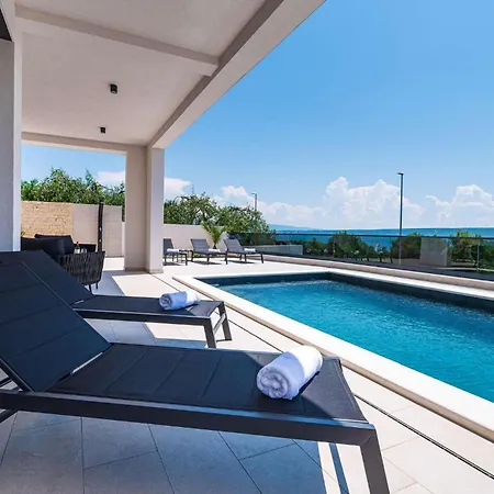 Villa S