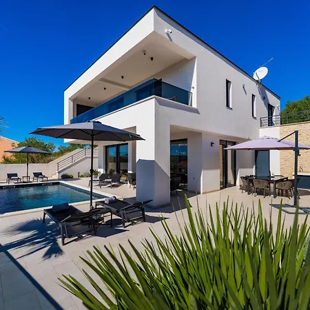 S Villa