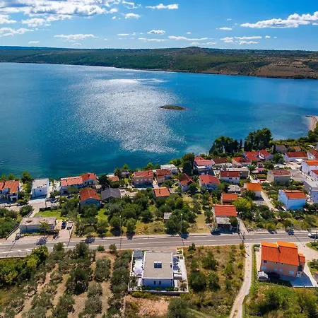 S Villa *