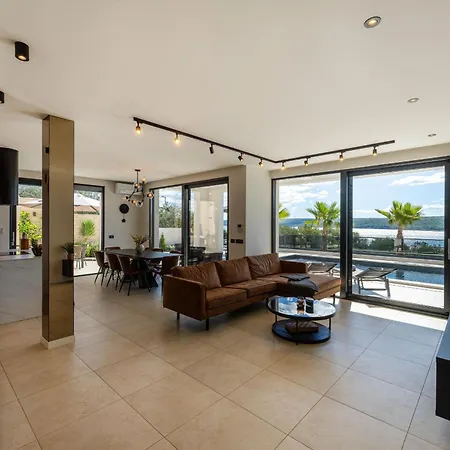 S Villa